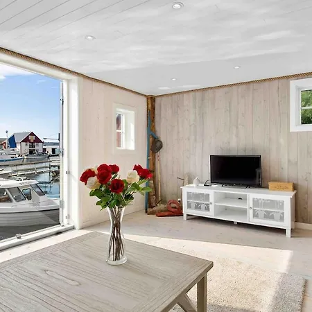 Raffelbrygga Ferienhaus Bud